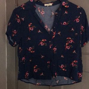 Cute flowy crop shirt